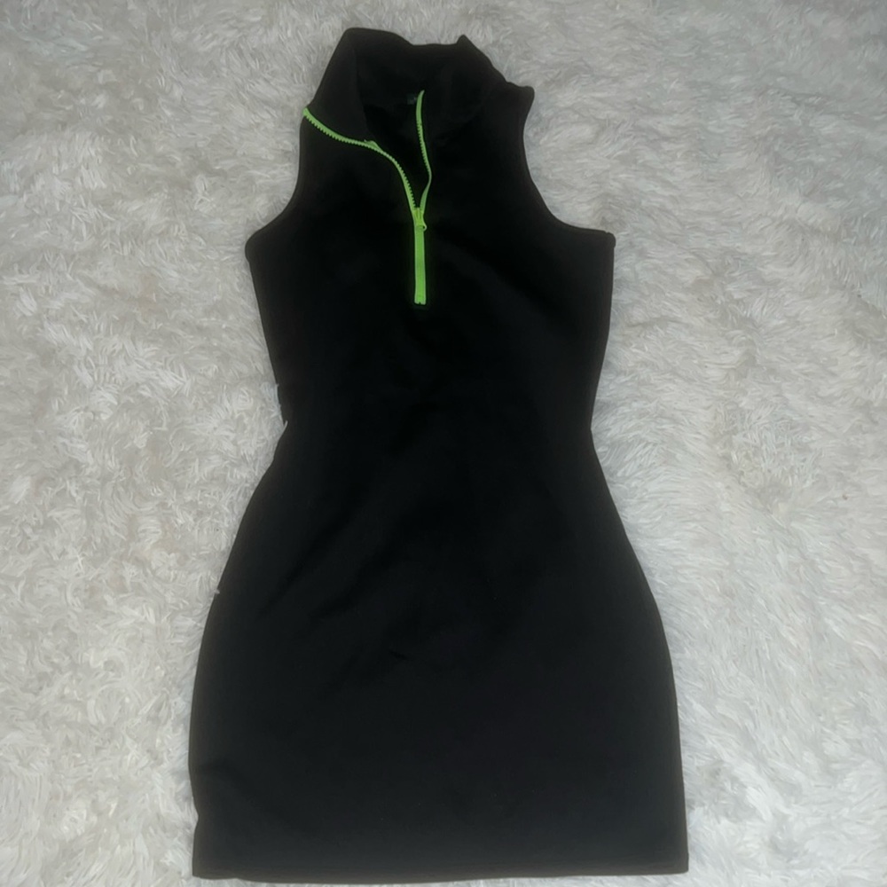 Black body con dress with pop of color